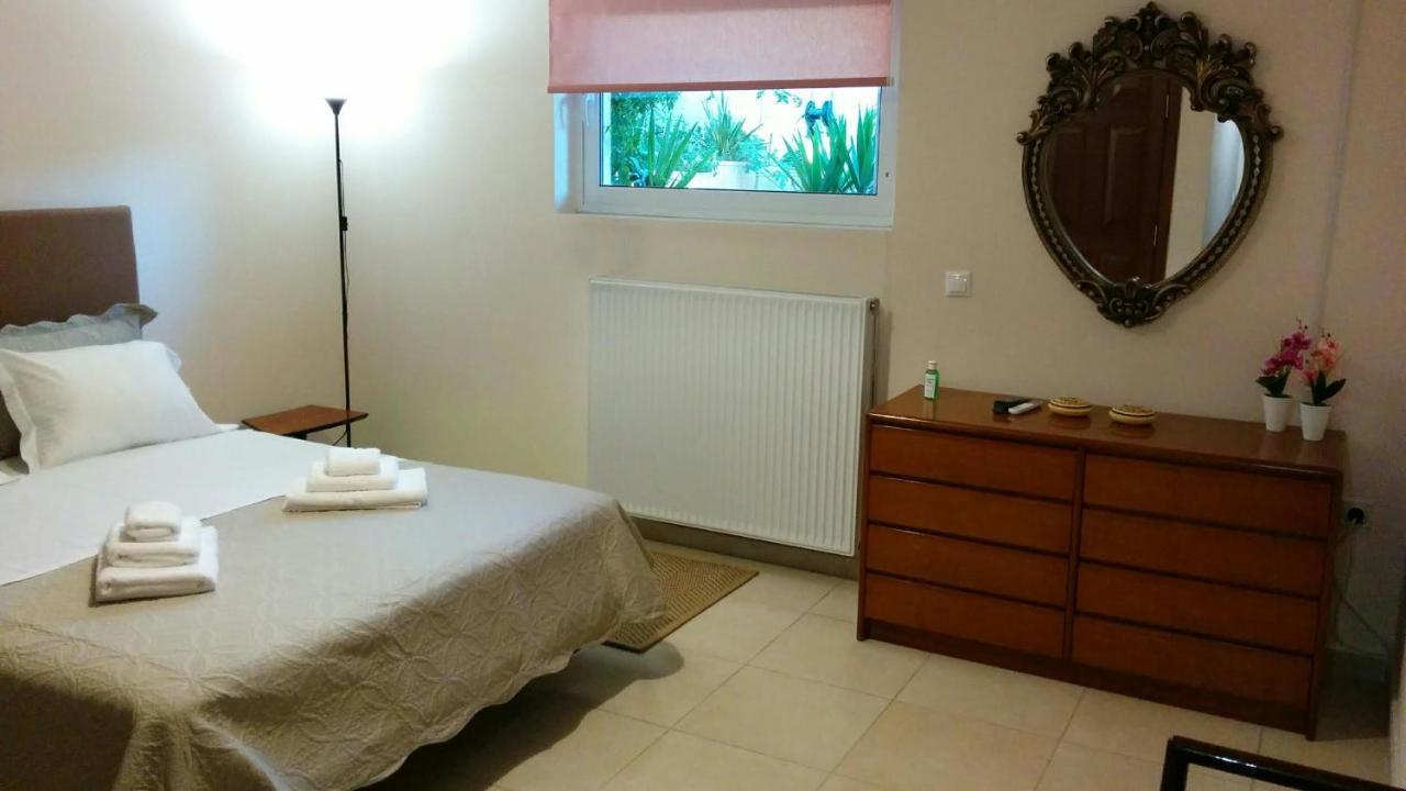 Lovely 2-Bedroom Apartment At Greek Riviera Vári Exterior foto