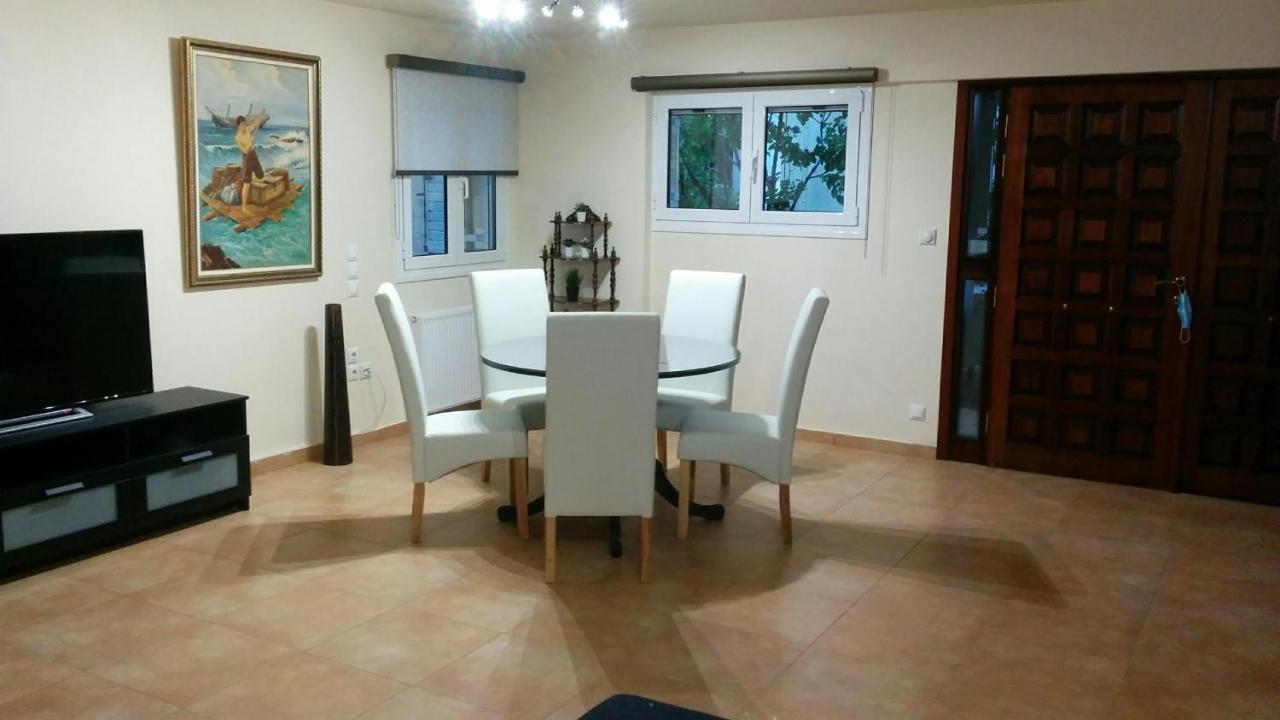 Lovely 2-Bedroom Apartment At Greek Riviera Vári Exterior foto