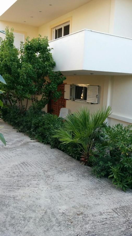 Lovely 2-Bedroom Apartment At Greek Riviera Vári Exterior foto